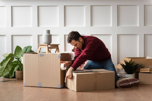 Como organizar a mudança para o imóvel novo? Dicas práticas para economizar tempo e dinheiro